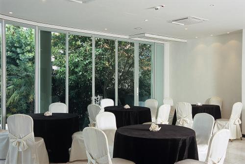 M Glamour Hotel Габиче Маре Екстериор снимка